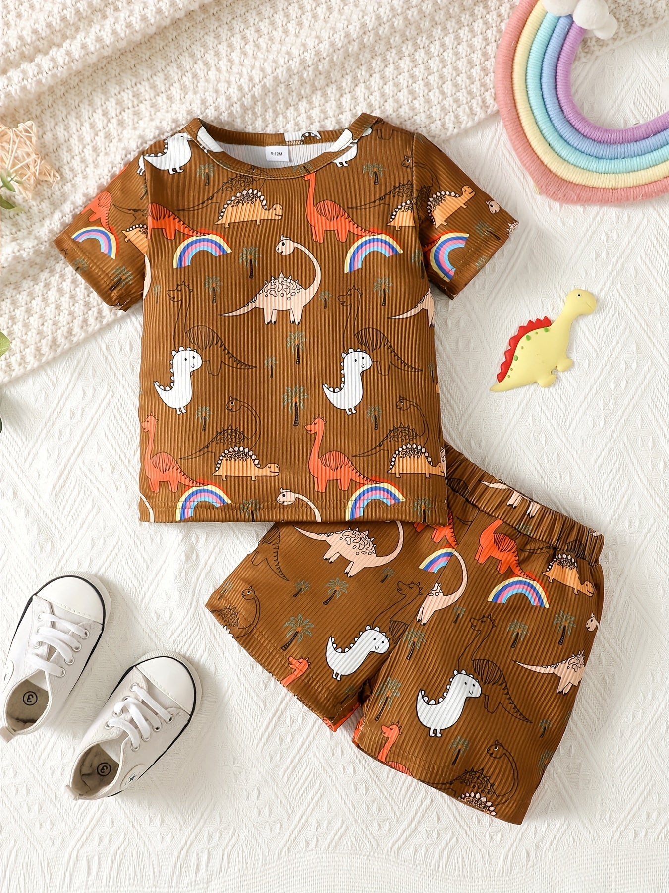 2pcs Baby Boys Cute Dinosaur Graphic Print T-shirt & Shorts Set Clothes