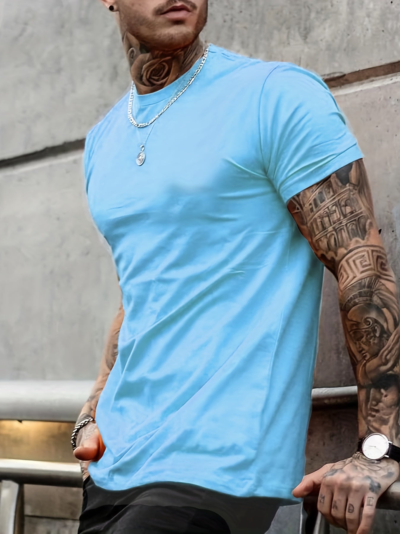 Classic Design Black Solid Top Casual Mid Stretch Short Sleeve Crew Neck Graphic T-shirt, Men's Tee For Summer Outdoor
