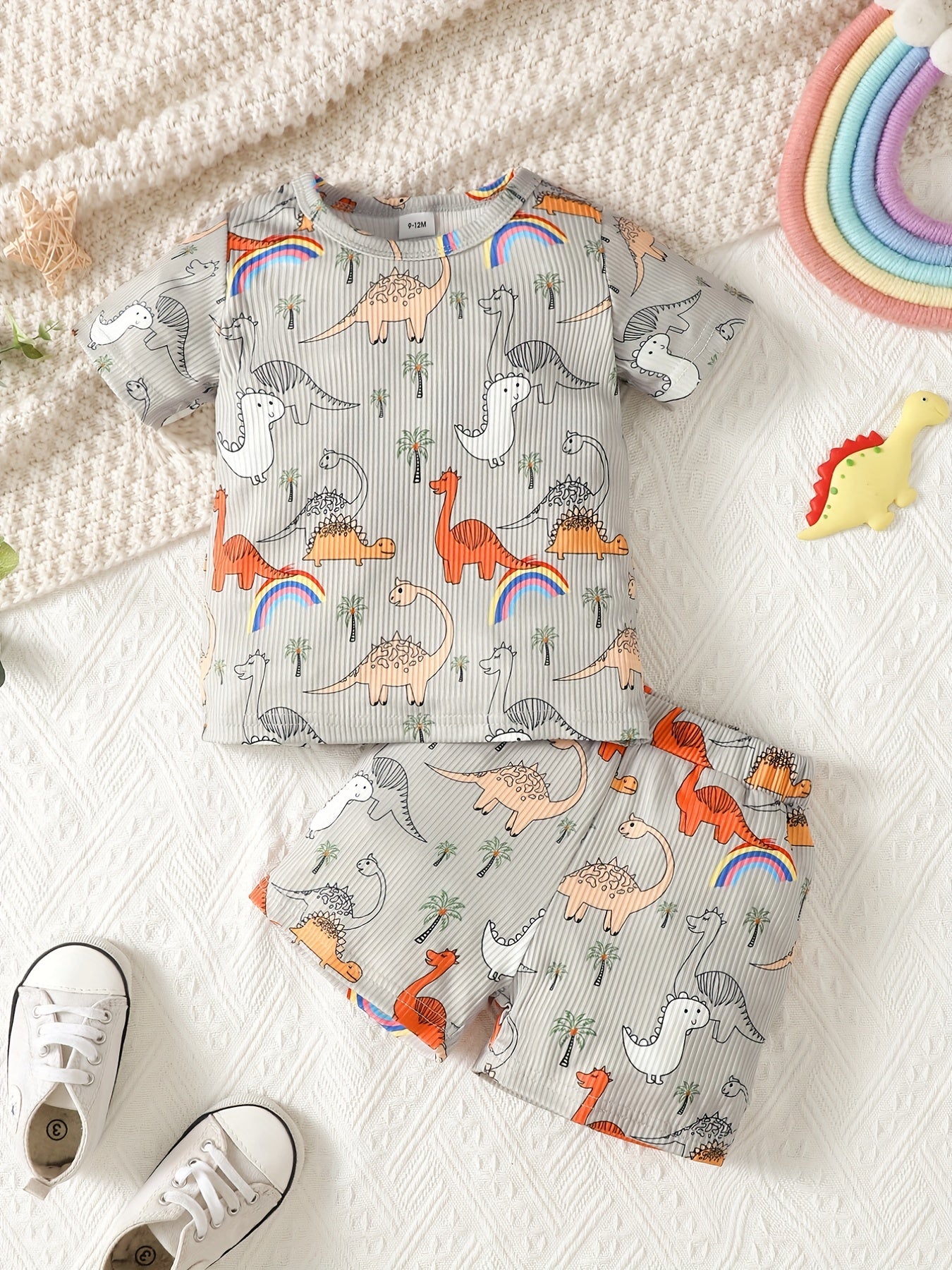 2pcs Baby Boys Cute Dinosaur Graphic Print T-shirt & Shorts Set Clothes