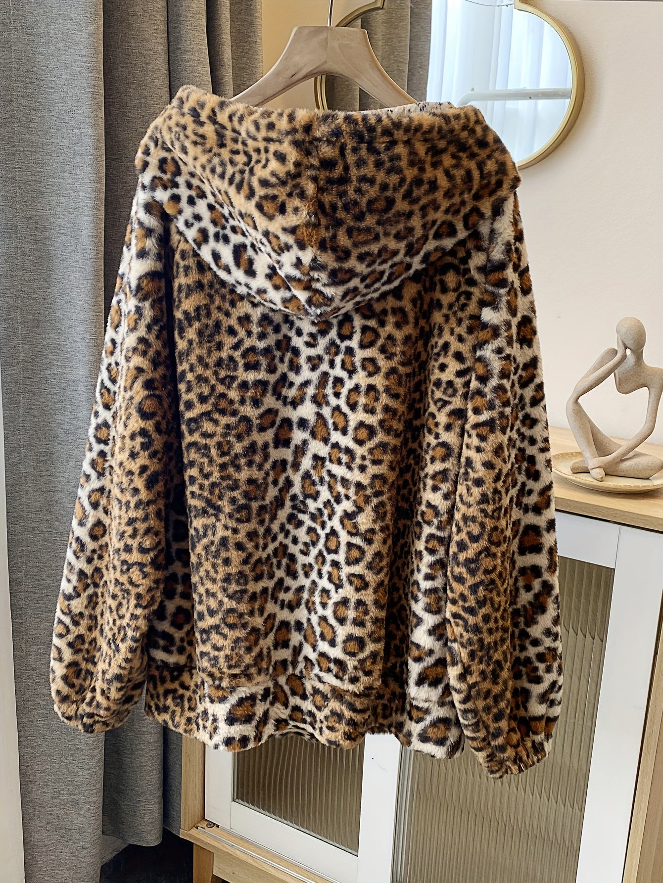 Plus Size Casual Sweatshirt, Women's Plus Leopard Print Fleece Long Sleeve Drawstring Hoodie With Pockets