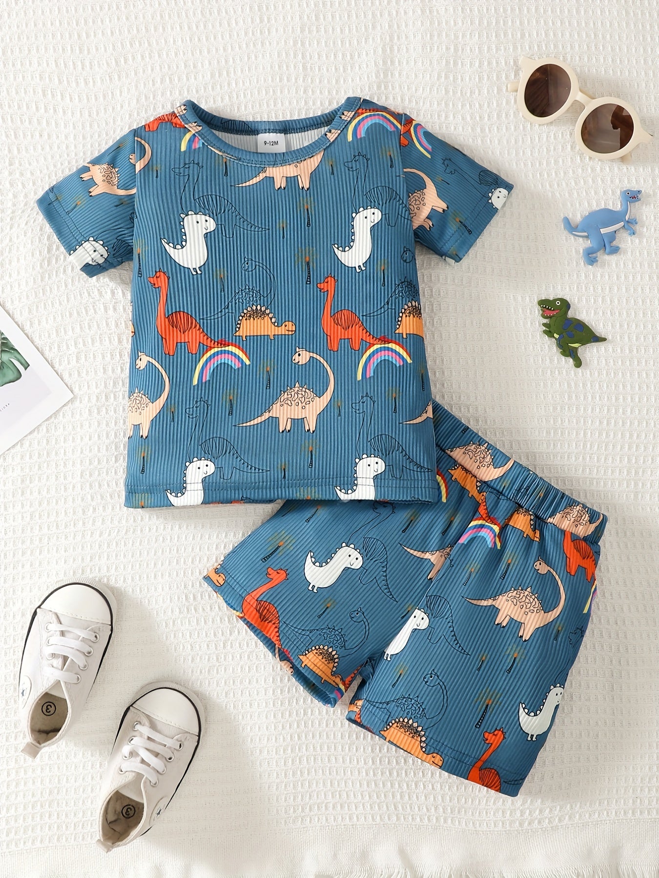 2pcs Baby Boys Cute Dinosaur Graphic Print T-shirt & Shorts Set Clothes