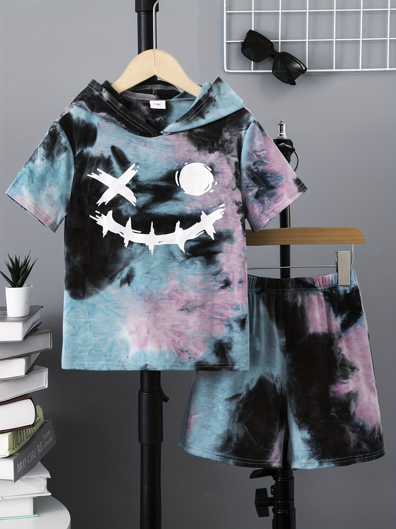 Boys Funny Face Tie Dye Casual Outfit Hooded T-shirt & Shorts Kids Summer Clothes Sets