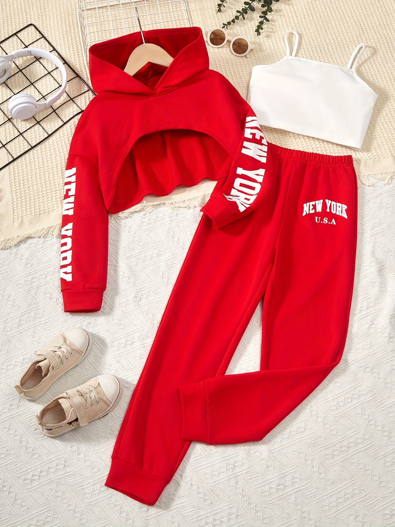 3pcs Girl's Trendy Outfit, Crop Hoodie & Cami Top & Sweatpants Set, NEW YORK Print Casual Long Sleeve Top, Kid's Clothes For Spring Fall Winter