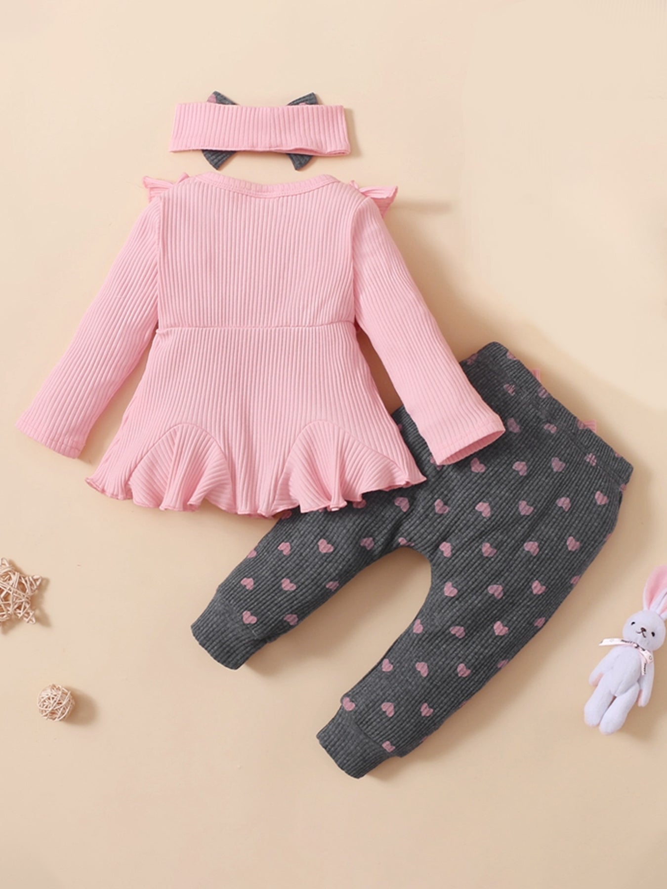 Adorable 3-Piece Outfit for Baby Girls: Ruffle Top, Leggings & Bow Headband!