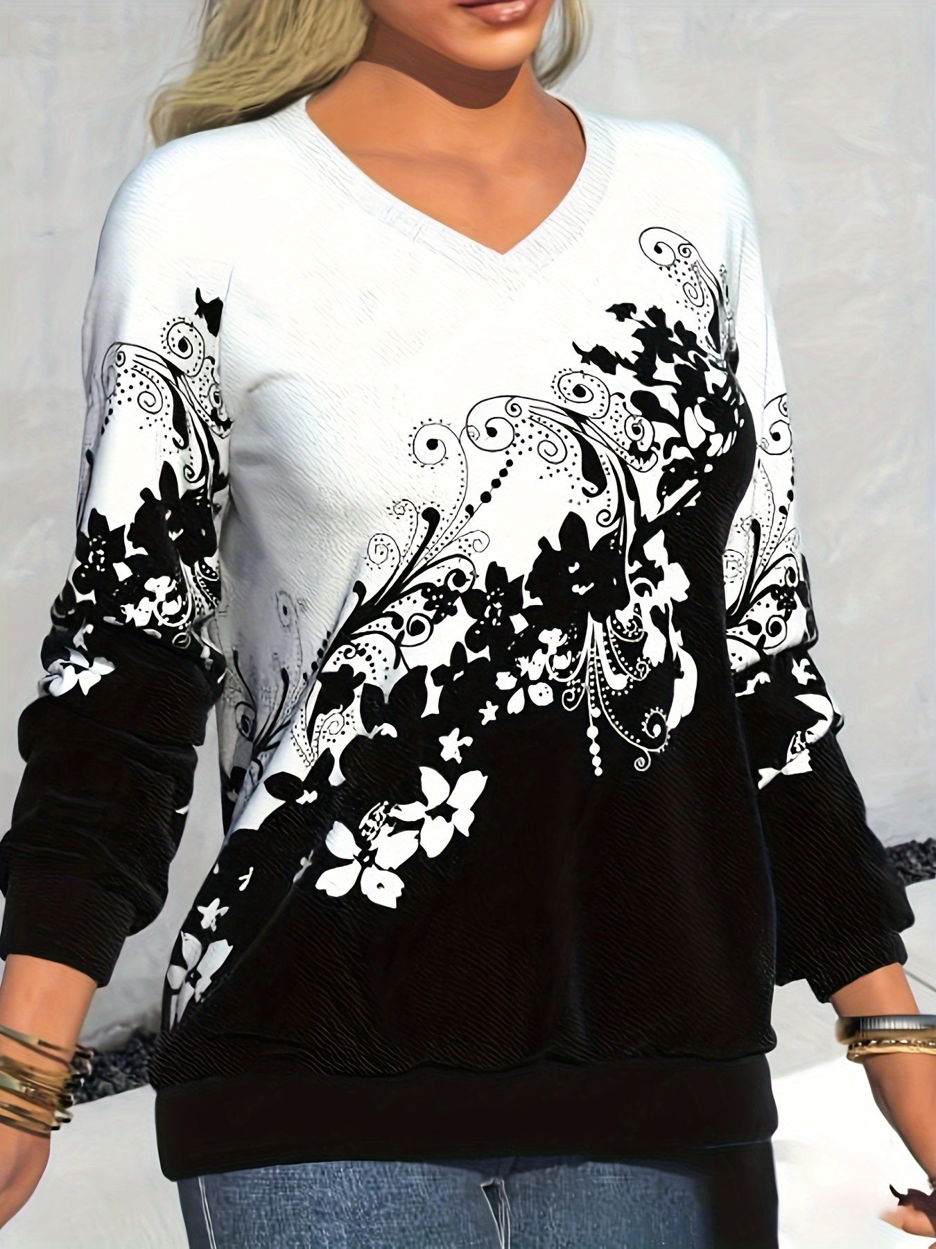 Plus Size Casual Sweatshirt, Women's Plus Colorblock Floral Print Long Sleeve V Neck Sweatshirt
