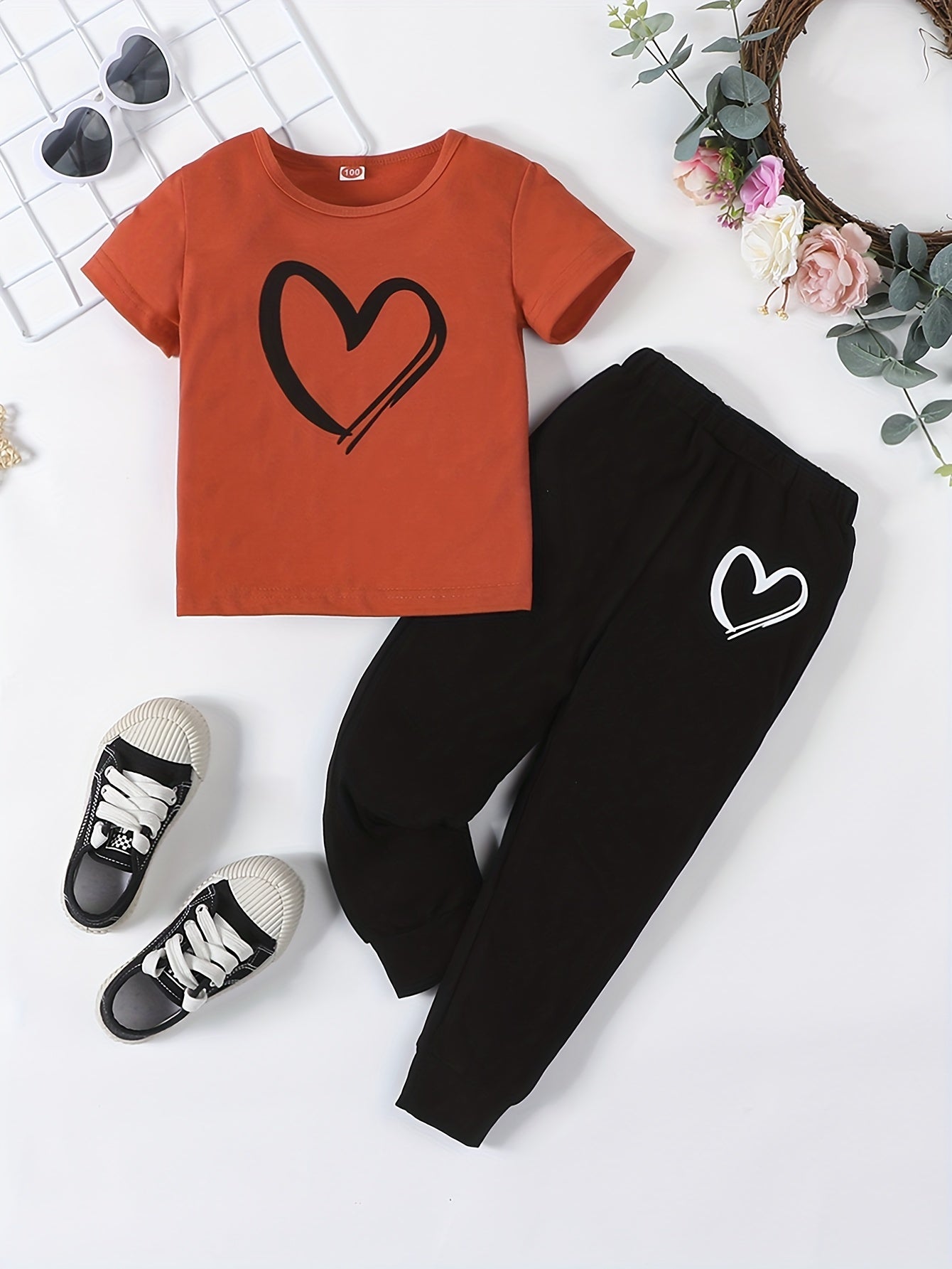 Girls Trendy Set Heart Print Round Neck Short Sleeve T-shirt & Sweatpants 2pcs Casual Cotton Kids Clothes