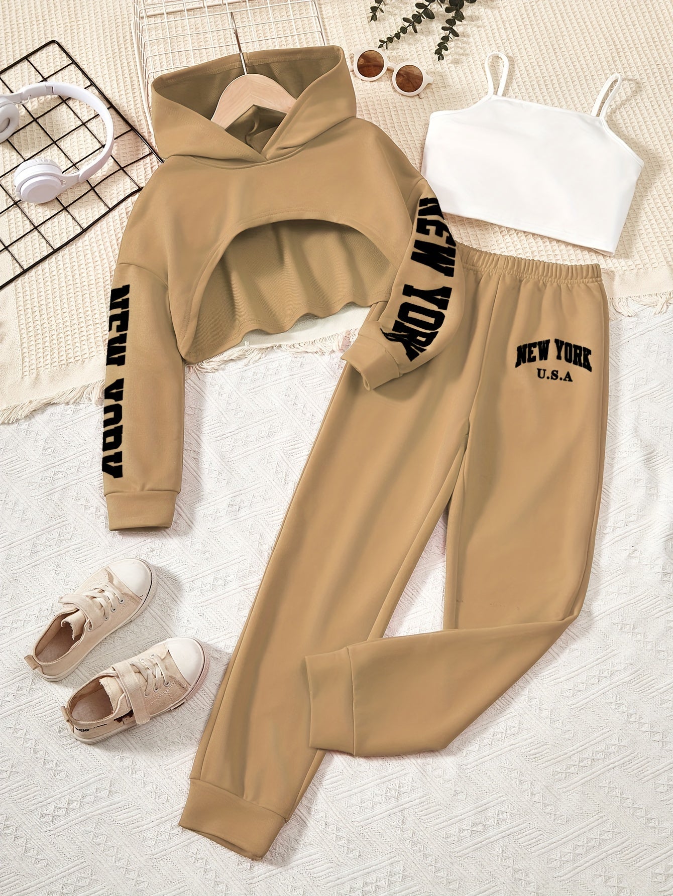 3pcs Girl's Trendy Outfit, Crop Hoodie & Cami Top & Sweatpants Set, NEW YORK Print Casual Long Sleeve Top, Kid's Clothes For Spring Fall Winter