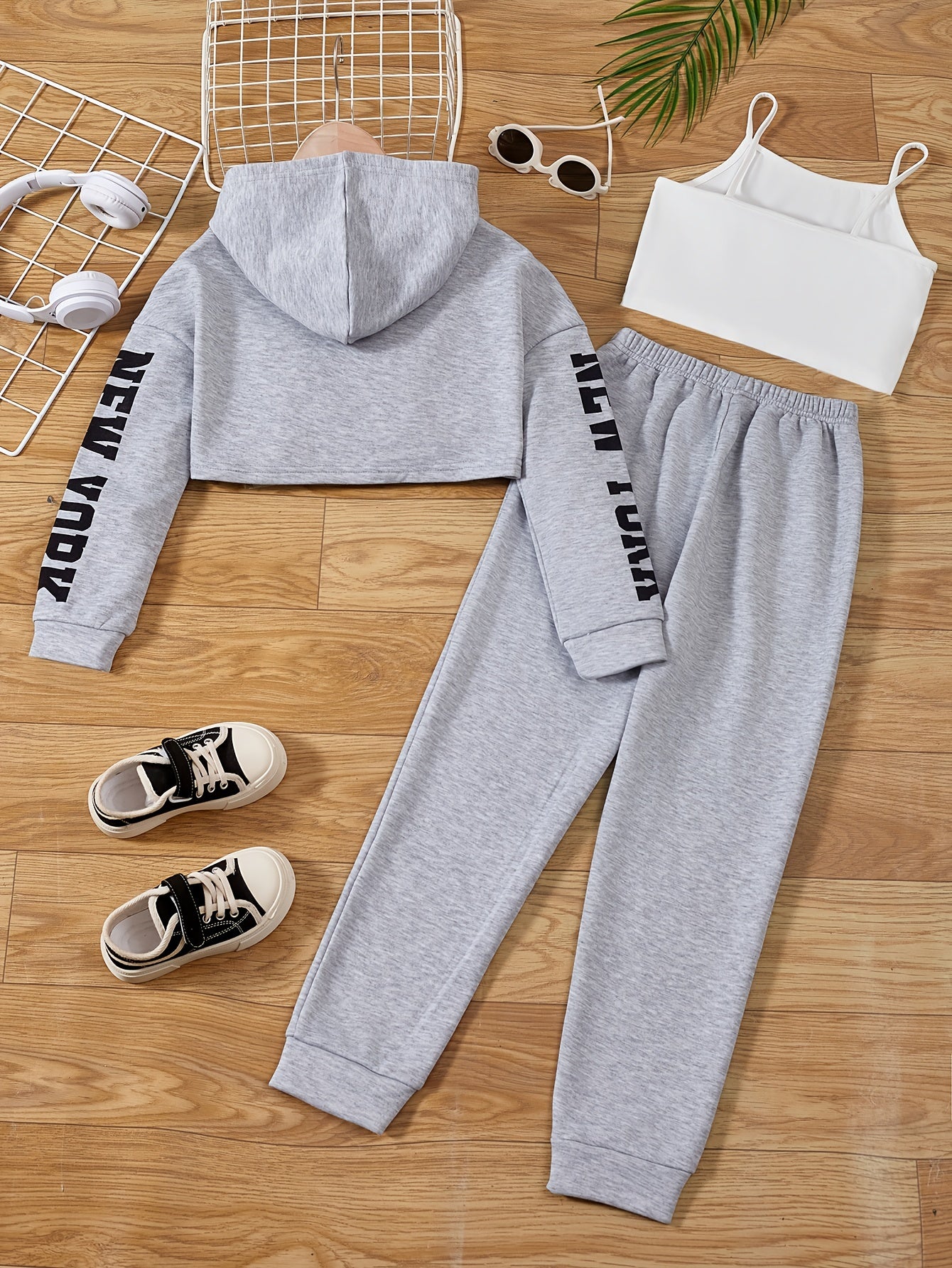 3pcs Girl's Trendy Outfit, Crop Hoodie & Cami Top & Sweatpants Set, NEW YORK Print Casual Long Sleeve Top, Kid's Clothes For Spring Fall Winter