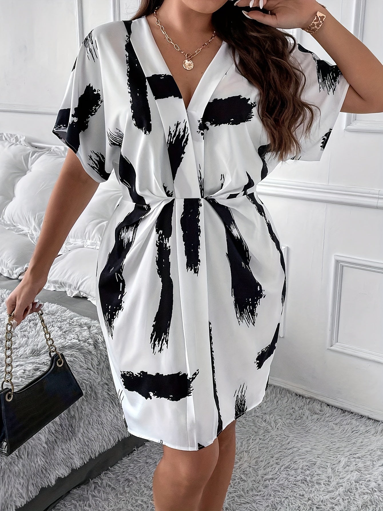 Plus Size Casual Dress, Women's Plus Brush Print Batwing Sleeve Deep V Neck Dress