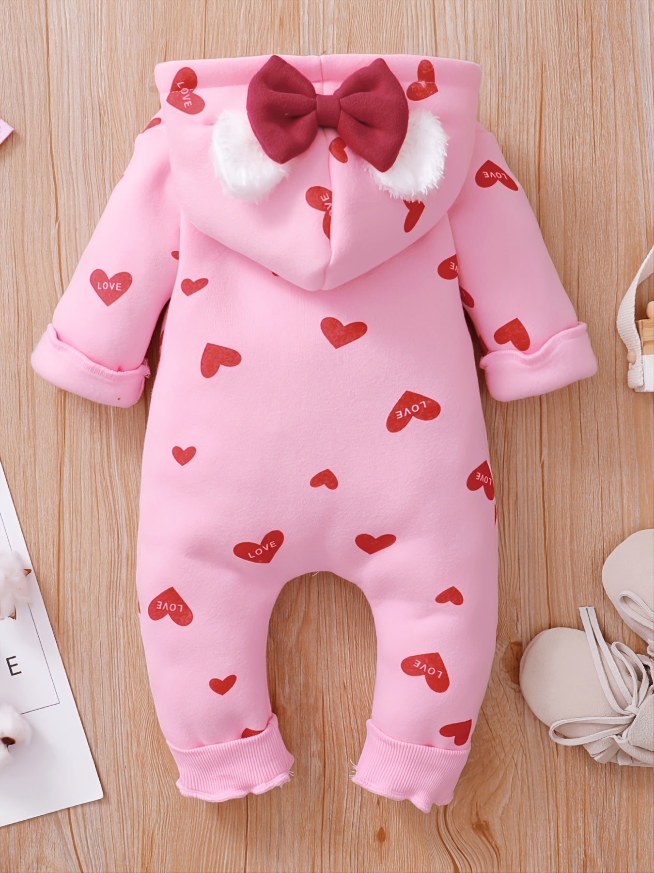 Adorable Heart-Patterned Baby Jumpsuit - Perfect for Winter Warmth!